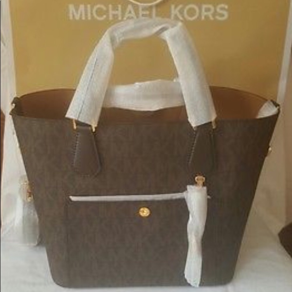 ISO this same Michael kors brown Greenwich bag